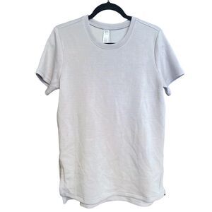 SPANX t-shirt small airluxe women’s Light Gray Short Sleeve Tee EUC split hem